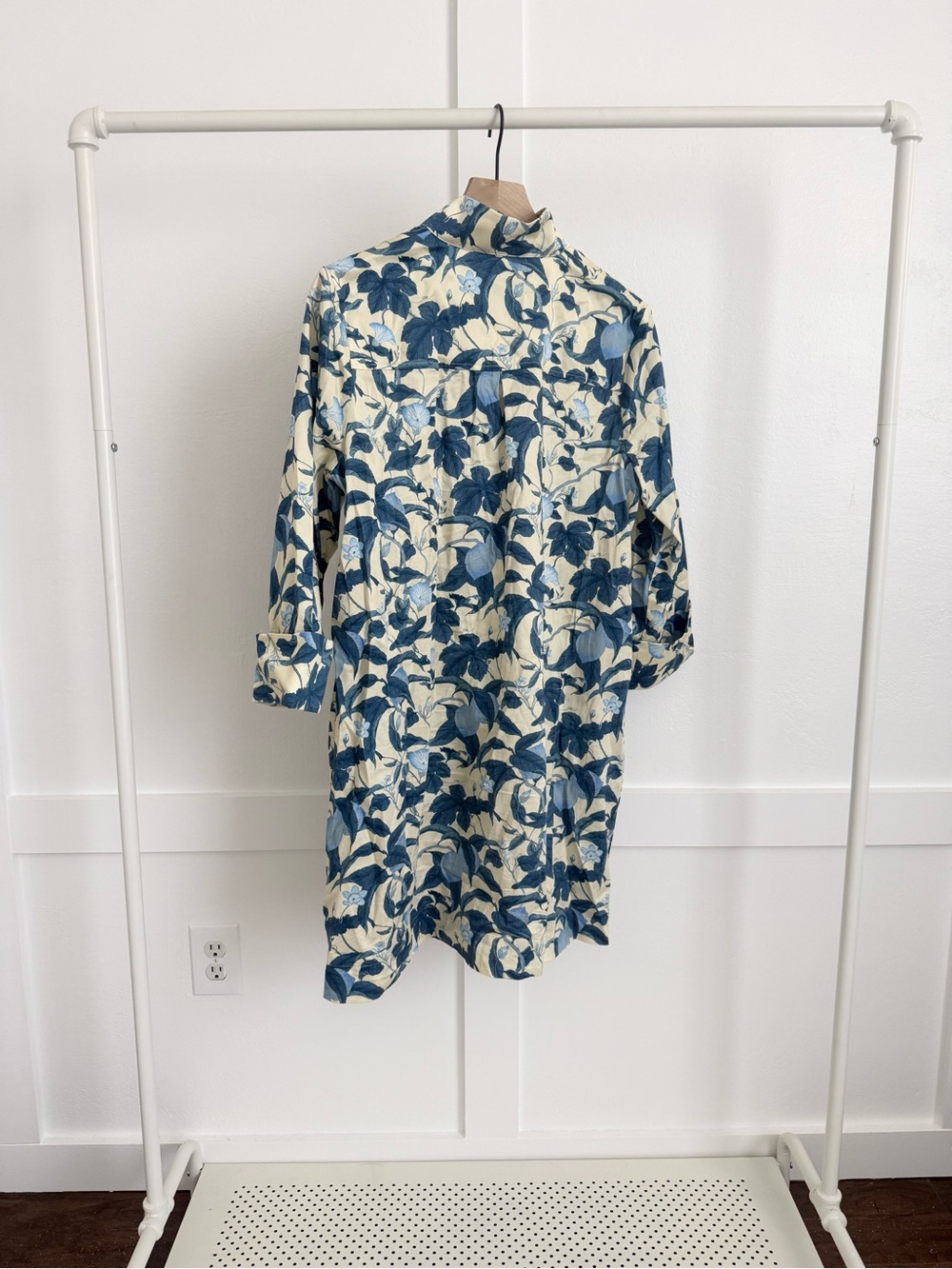 Tuckernuck Bonnie Blossom Megan Mini Dress Blue Floral - Picture 4 of 4